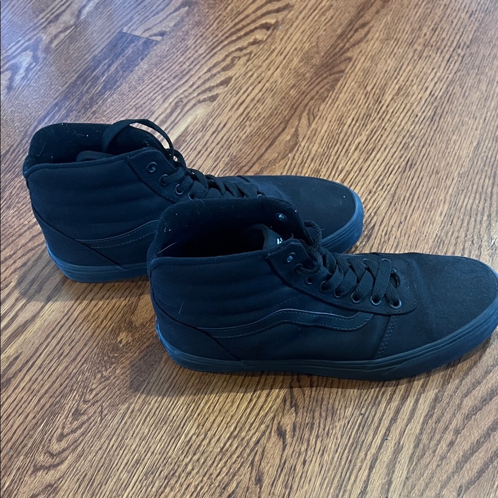 Stylish Black High-Top Sneakers for Men